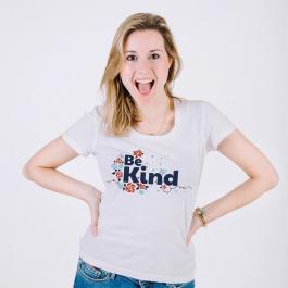 Be Kind Vector Graphic T-shirt
