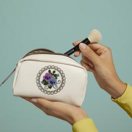 Cre8iveSkill's Embroidery Design African Daisy Bag Mockup