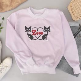 Cat Love Embroidery T-shirt Design For Mockup